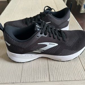 Brooks Revel 5 Energize Sneakers